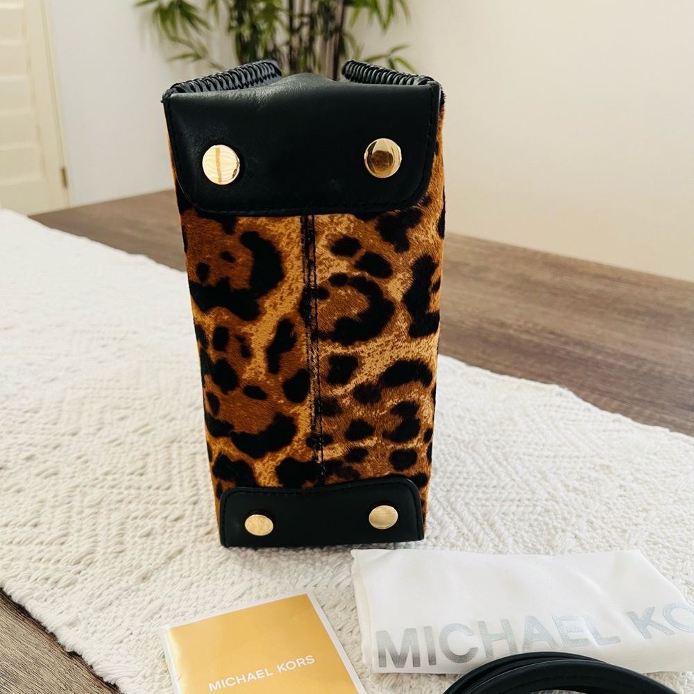 Michael Kors Mini Mercer Top Handle/Crossbody Bag - Picture 5 of 9